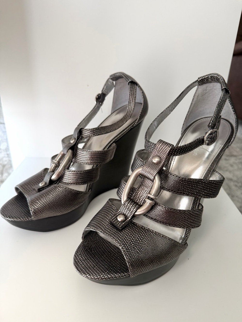 CALVIN KLEIN Wedges Black/Silver Lizard Print | Women’s Size 8